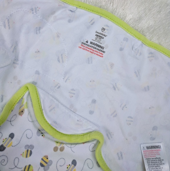 Bundle of 4 SwaddleMe Infant Swaddlers - Picture 4 of 5